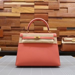 Meet your Posher, Pilip